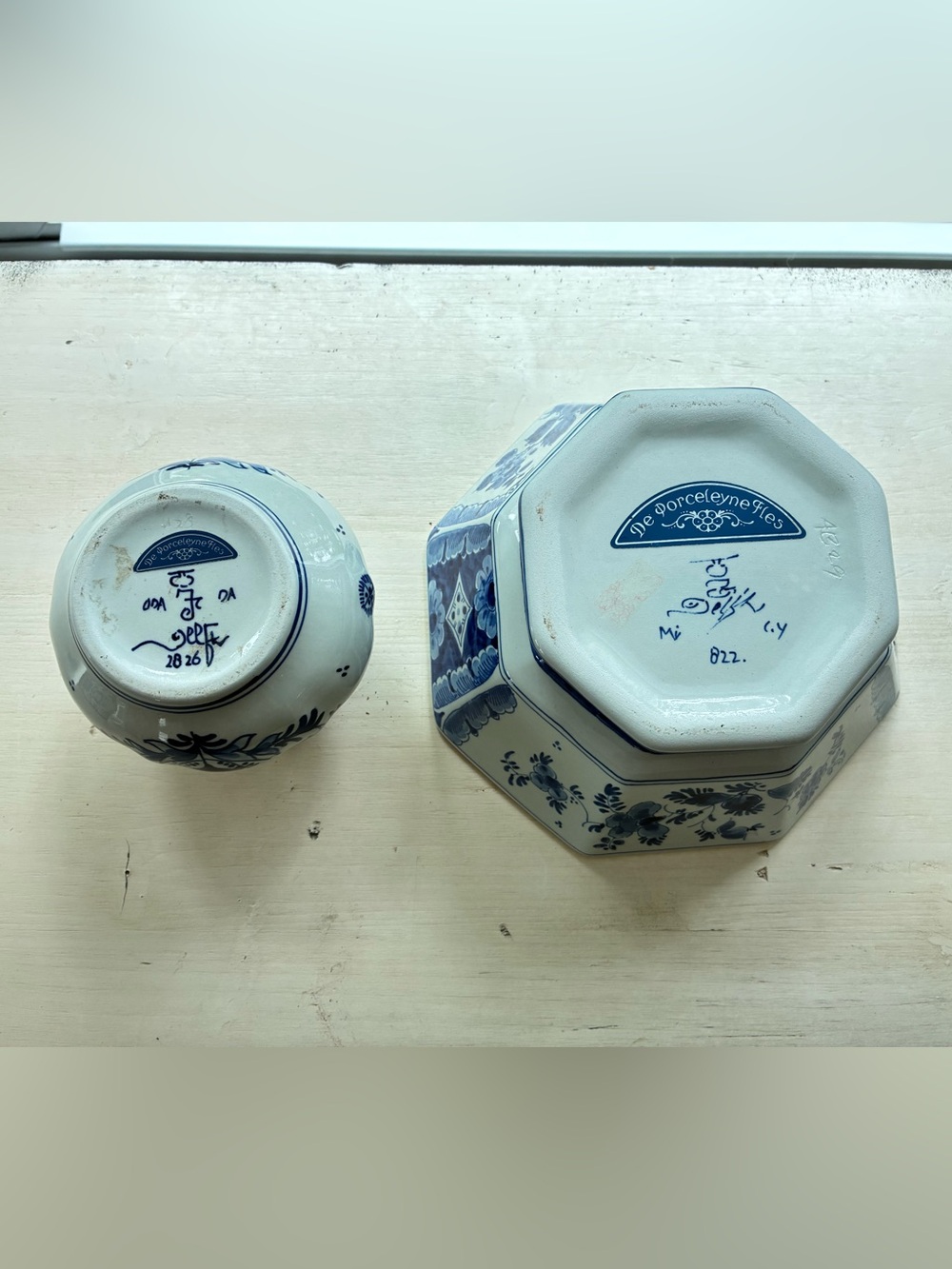 Delft - Blue and White Floral Ceramic Bowl - Elegant Home Art - Picture 3 of 3
